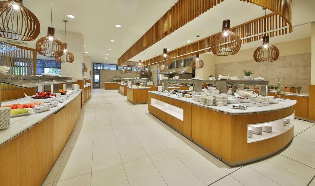 Maritim Hotel Paradise Blue Albena Restaurant photo