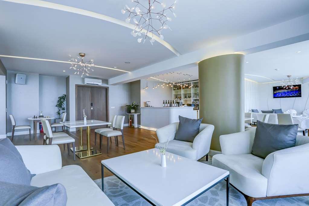 Maritim Hotel Paradise Blue Albena Restaurant photo